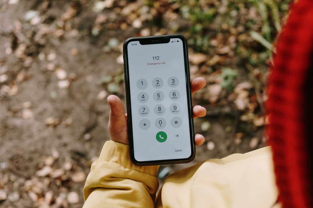 Emergency 911 call — call 911 first vs handle security incident internally