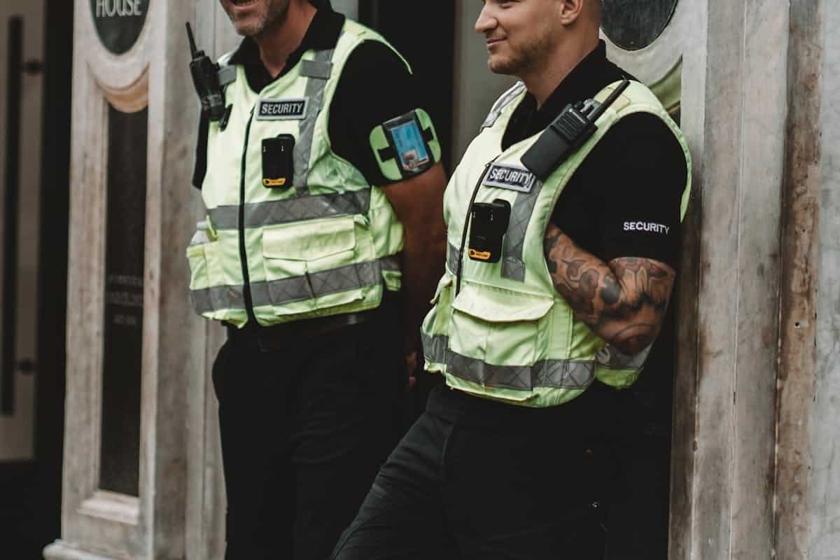 Community volunteer group — volunteer security team vs contracted guard